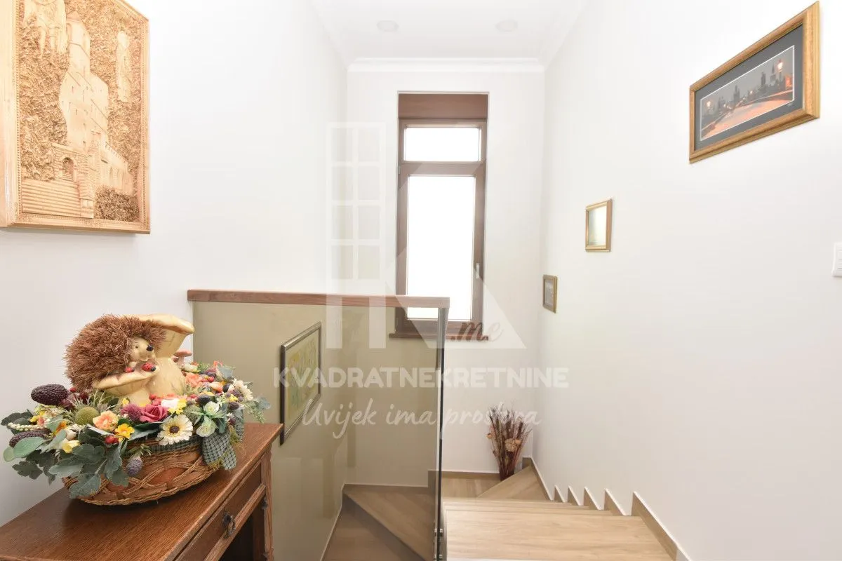 Prodaja, kuća, 170m², Gornja Gorica, Podgorica