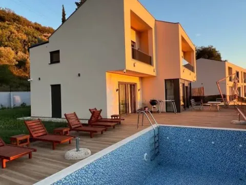 Izdavanje, kuća, 286m², Donja Lastva, Tivat