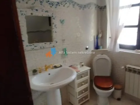 Izdavanje, kuća, 360m², Banjica, Voždovac Sve Podlokacije - image 36