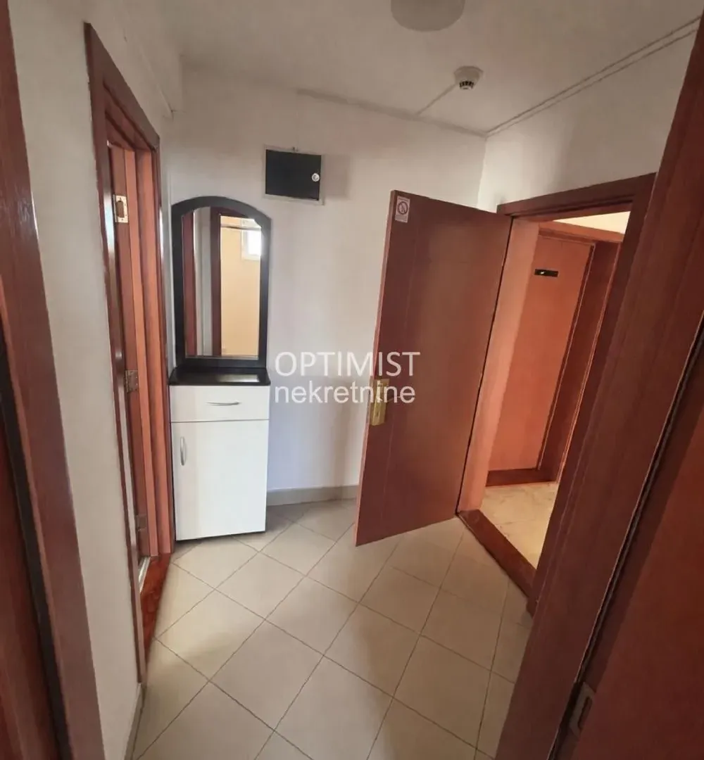 Sale, one bedroom apartment, 33m², Autokomanda, Voždovac Sve Podlokacije