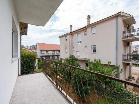 Izdavanje, kuća, 100m², Dalmatinska ulica, Podgorica - image 15