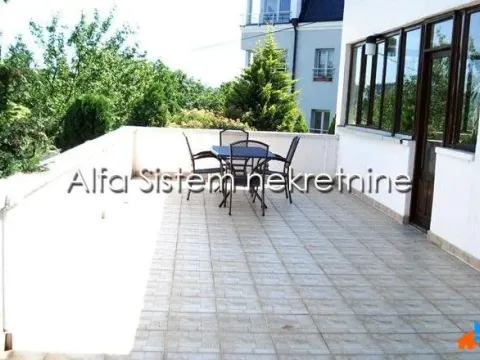 Izdavanje, kuća, 330m², Savski Venac, Beograd - image 18