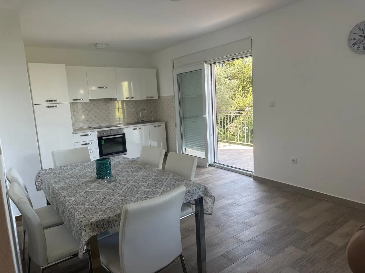 Rent, three bedroom apartment, 100m², Kavač, Kotor