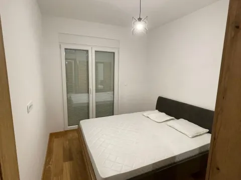 Izdavanje, jednosoban stan, 48m², New City, Podgorica - image 9