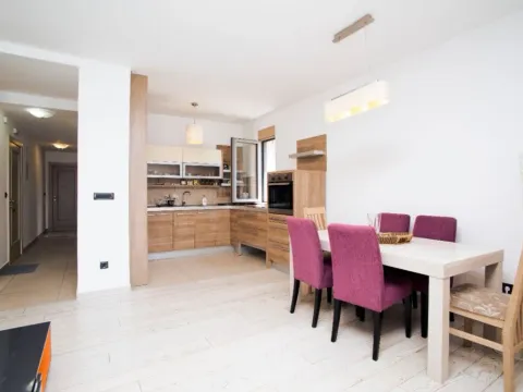 Rent, two bedroom apartment, 70m², Opatovo, Tivat - image 5