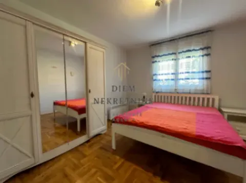 Izdavanje, kuća, 200m², Tološi, Podgorica - image 8