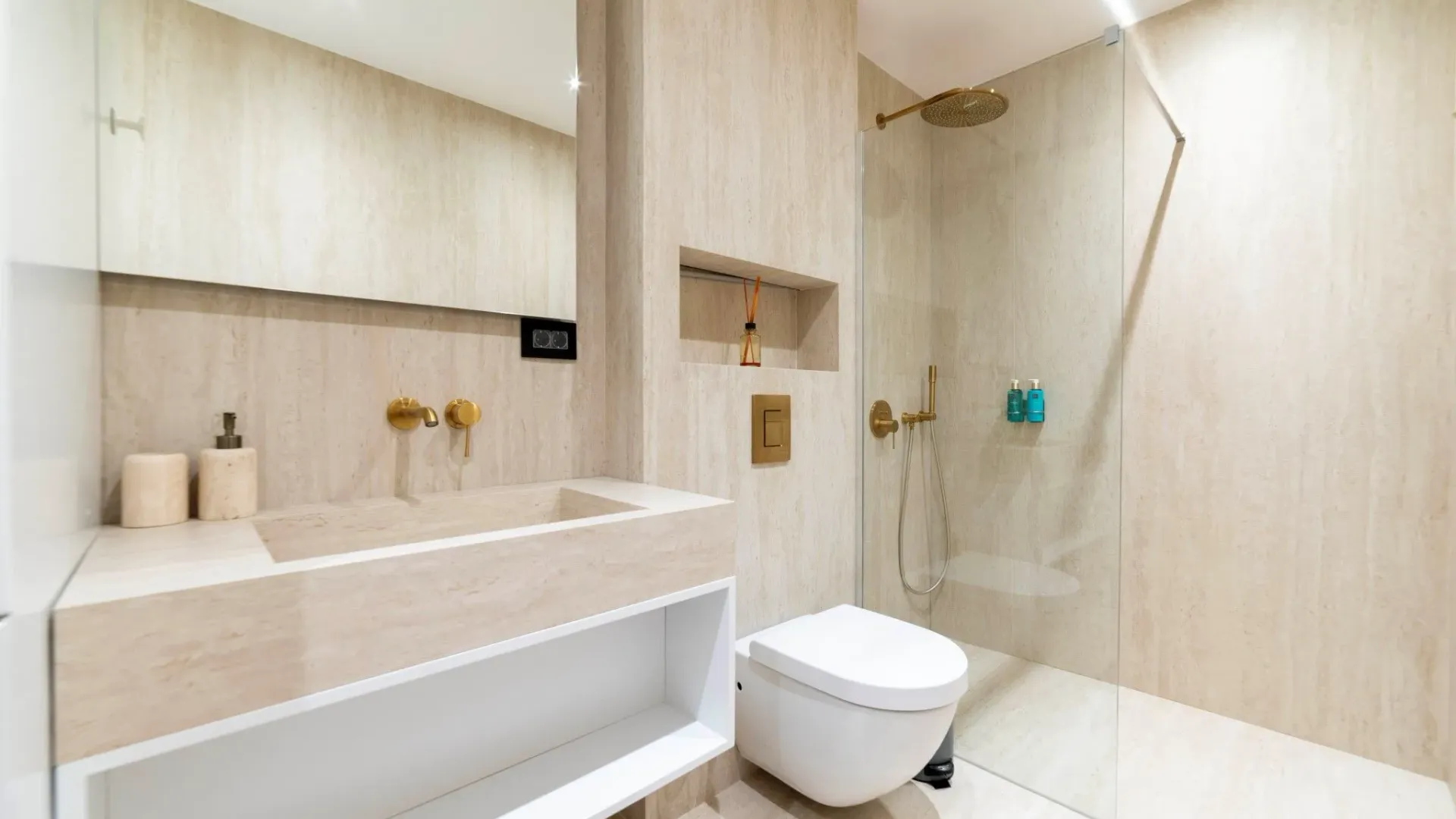 Rent, three bedroom apartment, 85m², Tivat, Crna Gora
