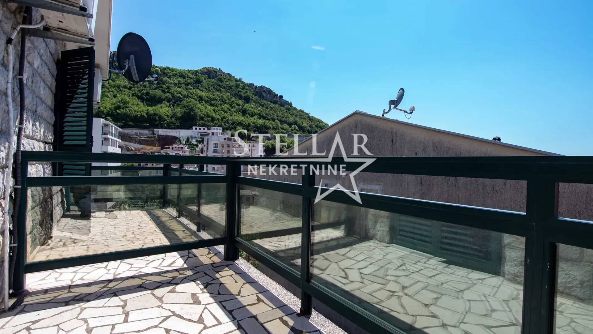 Izdavanje, kuća, 200m², Budva, Crna Gora