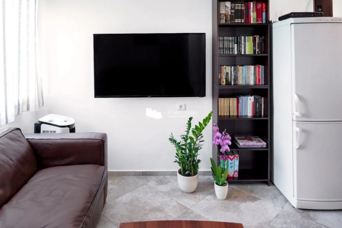 Prodaja, dvosoban stan, 55m², Tivat, Crna Gora
