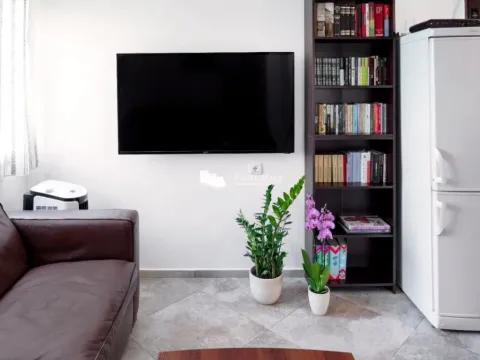 Prodaja, dvosoban stan, 55m², Tivat, Crna Gora - image 2