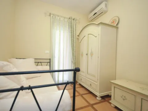 Rent, two bedroom apartment, 64m², Budva, Crna Gora - image 14