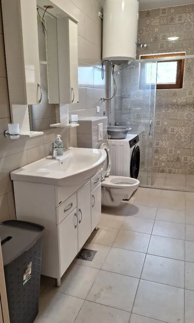 Prodaja, trosoban stan, 107m², Mažina, Tivat