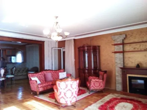 Izdavanje, trosoban stan, 120m2, Lazi, Budva Izdavanje, trosoban stan, 120m2, Lazi, Budva
