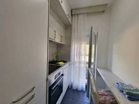 Rent, one bedroom apartment, 30m², Lastva Grbaljska, Kotor - image 7