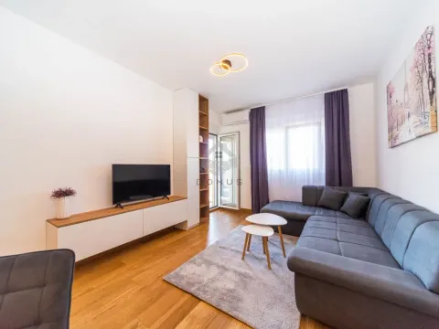 Izdavanje, jednosoban stan, 45m², New City, Podgorica - image 2