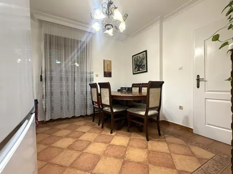 Sale, five bedroom apartment, 180m², Stari Aerodrom, Podgorica - image 4