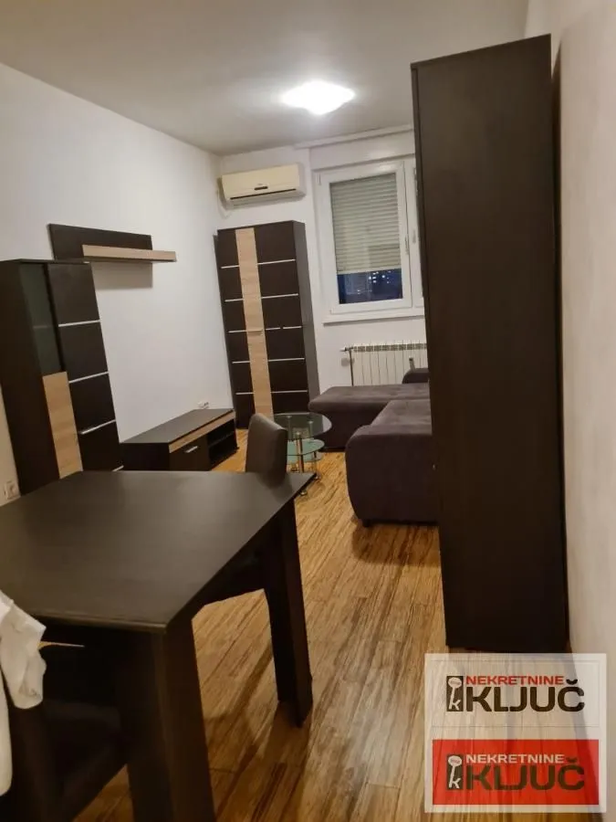 Izdavanje, garsonjera, 28m², Adamovićevo Naselje, Novi Sad Sve Podlokacije