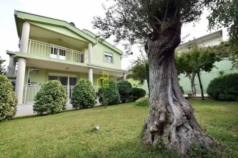 Rent, house, 175m², Podgorica, Crna Gora - image 1