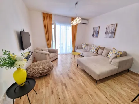 Sale, one bedroom apartment, 42m², Bečići, Budva - image 18