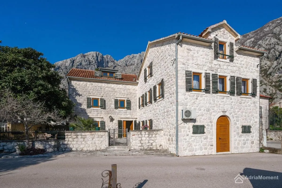Sale, house, 500m², Orahovac, Kotor