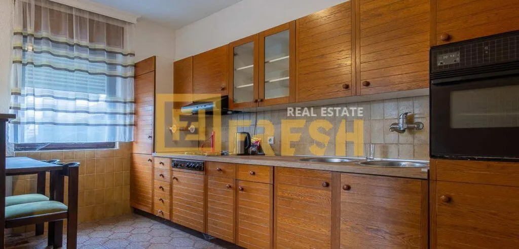 Rent, house, 250m², Stari Aerodrom, Podgorica