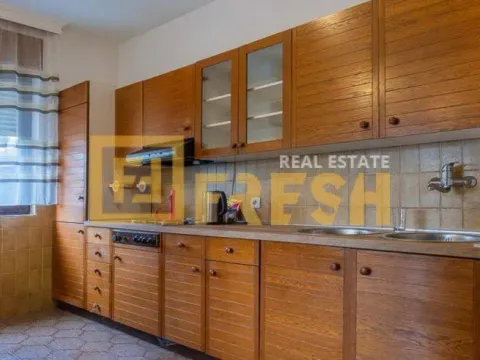 Izdavanje, kuća, 250m², Stari Aerodrom, Podgorica - image 5