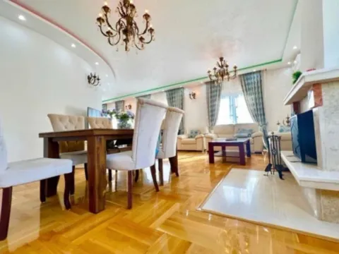 Rent, house, 400m², Markovići, Budva - image 8