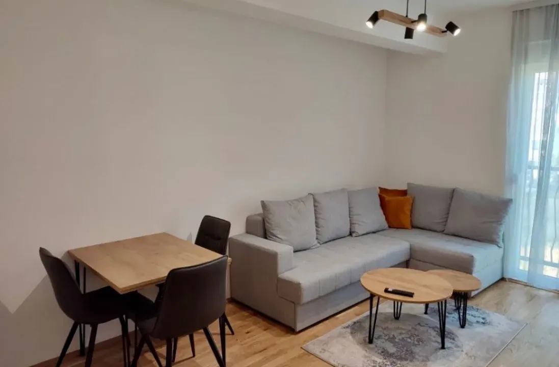 Izdavanje, jednosoban stan, 38m², Stari Aerodrom, Podgorica