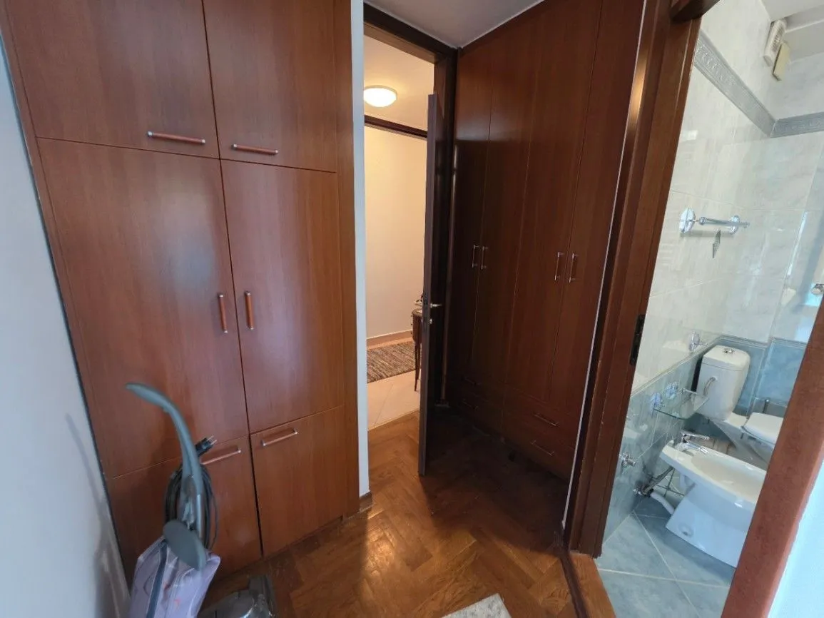 Prodaja, trosoban stan, 130m², Stari Aerodrom, Podgorica
