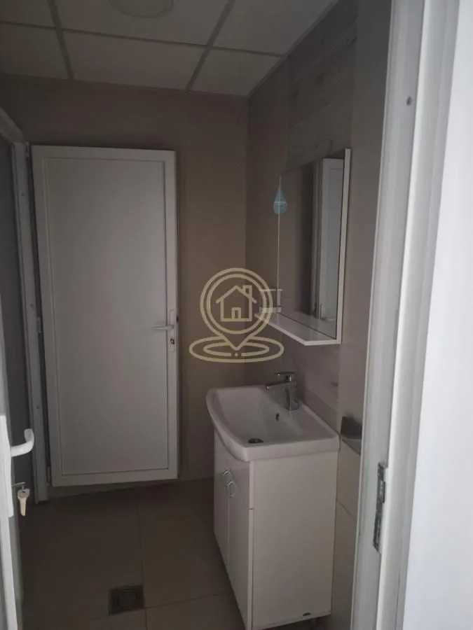 Rent, office space, 245m², Erdoglija, Kragujevac