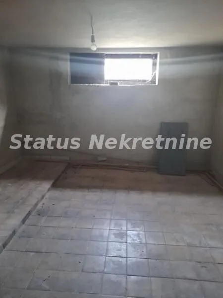 Prodaja, kuća, 250m², Futog, Novi Sad Sve Podlokacije