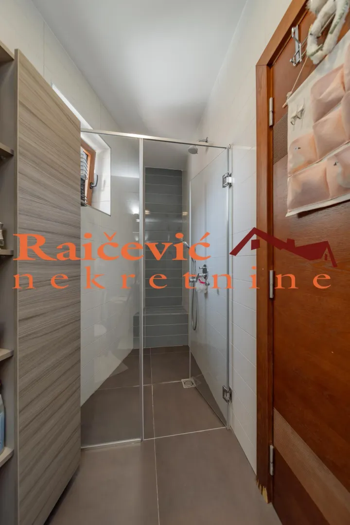 Prodaja, trosoban stan, 87m², Zvezdara Sve Podlokacije, Beograd
