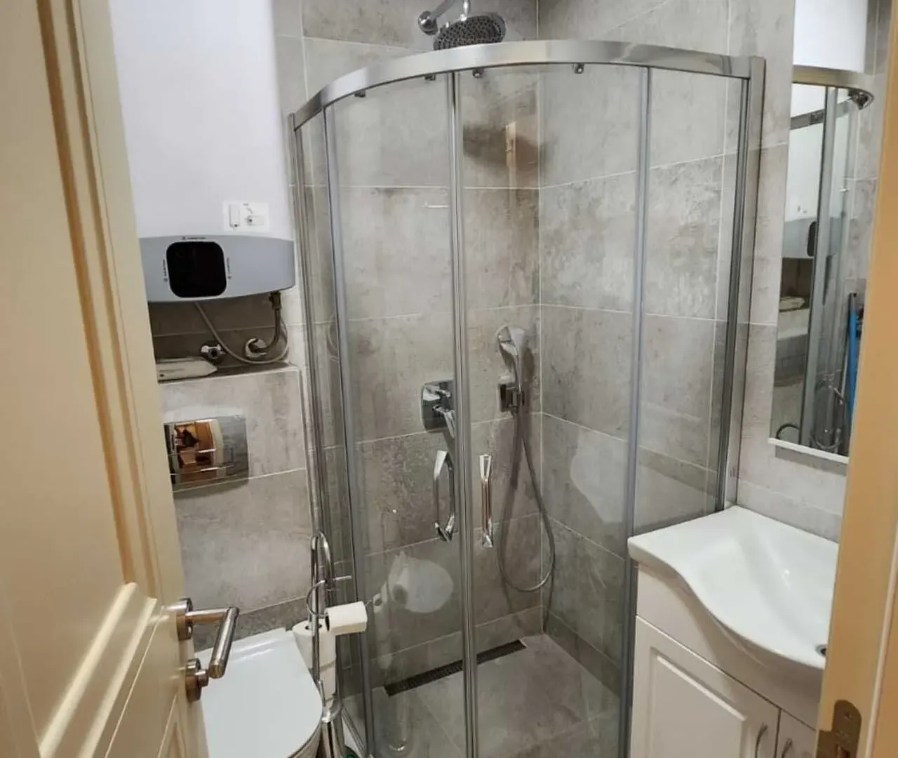 Prodaja, jednosoban stan, 77m², Đuraševići, Tivat