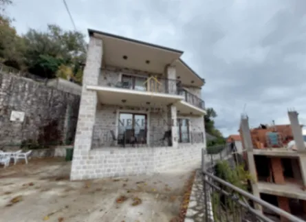 Izdavanje, kuća, 150m², Radanovići, Kotor - image 13