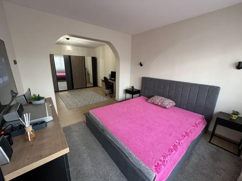 Prodaja, trosoban stan, 105m², Centar, Bar