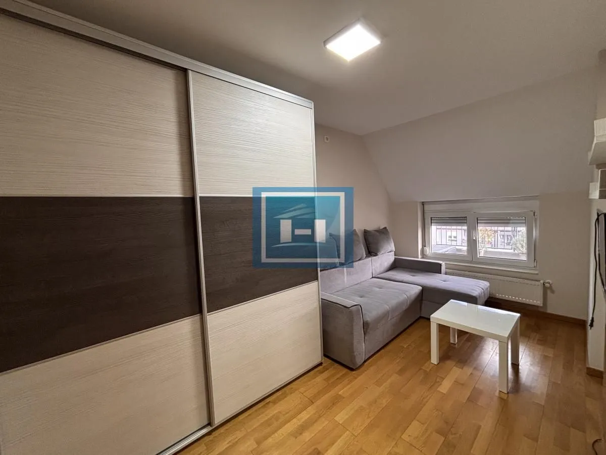 Izdavanje, jednosoban stan, 42m², Centar, Jagodina