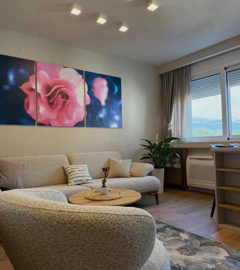 Izdavanje, jednosoban stan, 45m², Centar, Tivat