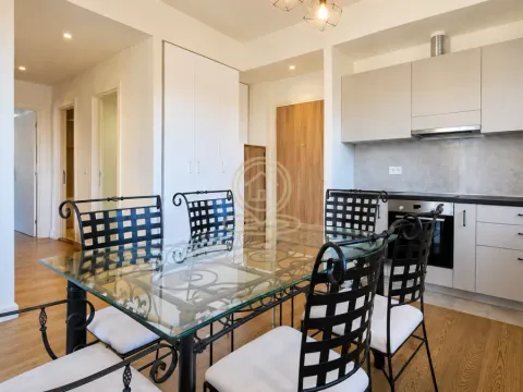 Rent, three bedroom apartment, 85m², Savski Venac, Beograd - image 4