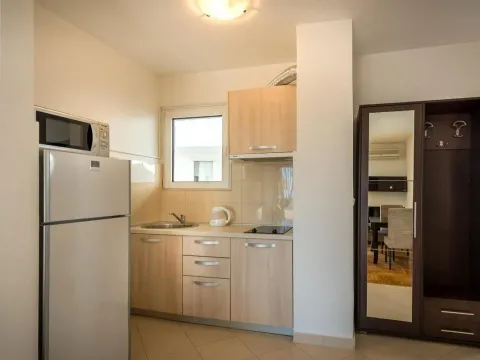 Sale, one bedroom apartment, 35m², Bečići, Budva - image 3