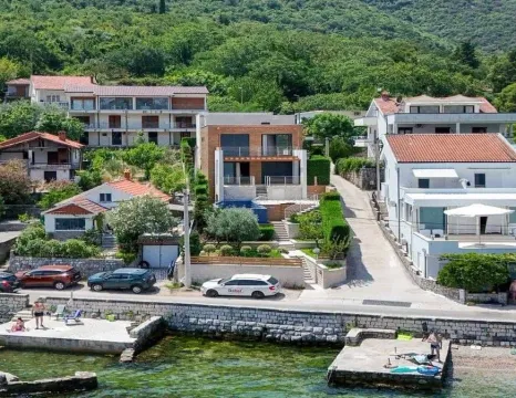 Sale, house, 294m², Stoliv, Kotor - image 2