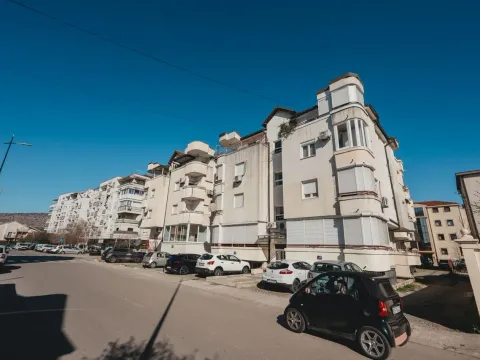 Prodaja, jednosoban stan, 55m2, Blok 9, Podgorica