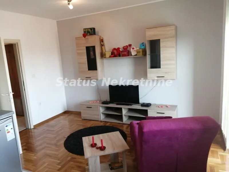 Izdavanje, jednosoban stan, 38m², Rotkvarija, Novi Sad Sve Podlokacije