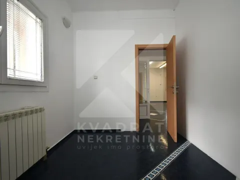 Rent, office space, 260m², Stara Varoš, Podgorica - image 13