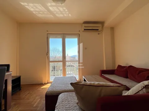 Izdavanje, jednosoban stan, 45m², Zagorič, Podgorica