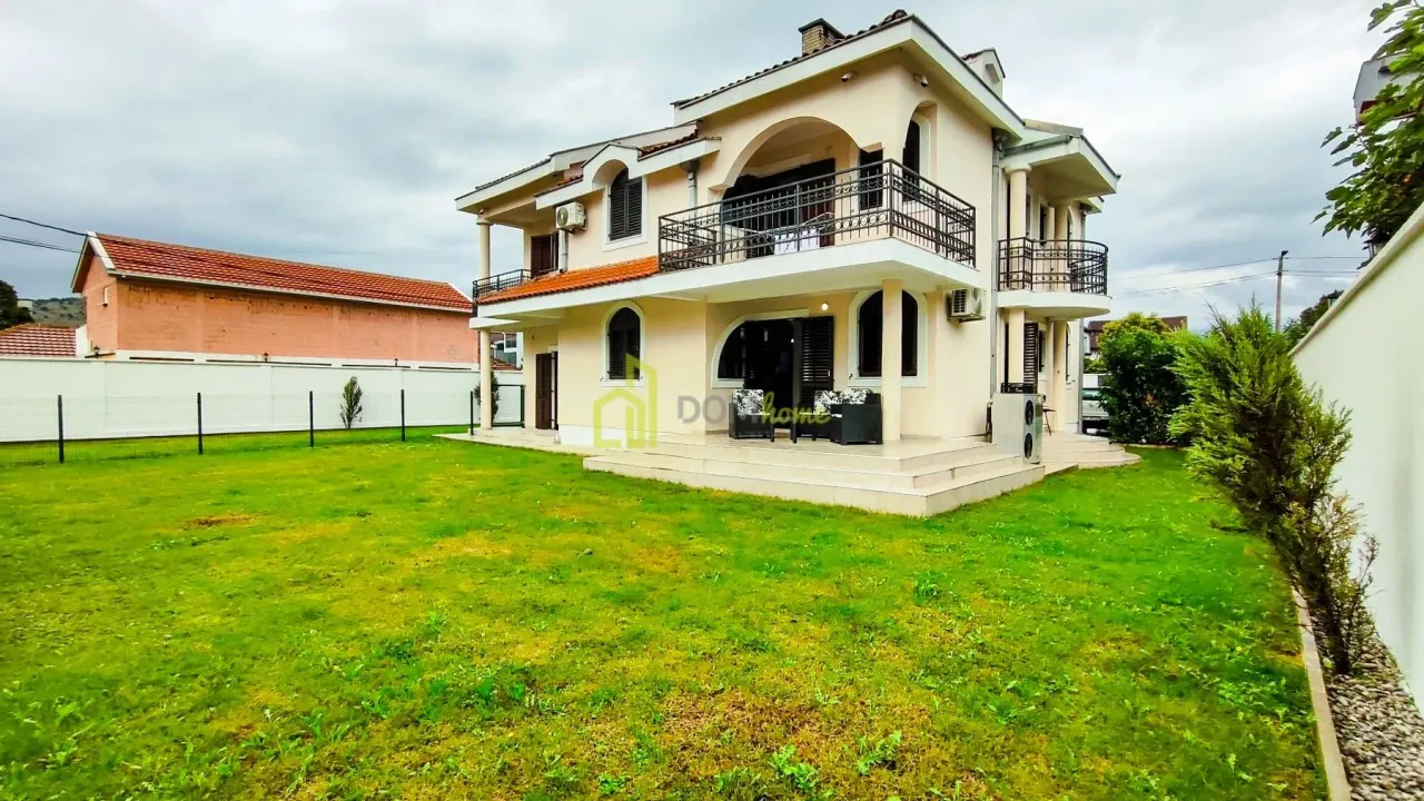 Prodaja, kuća, 340m², Tološi, Podgorica