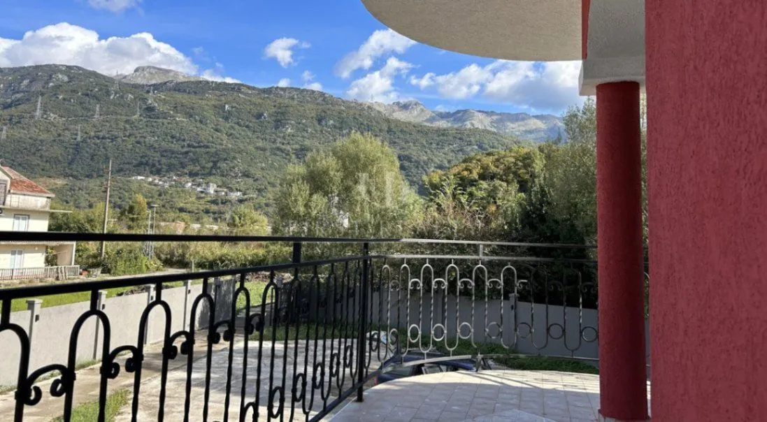 Sale, two bedroom apartment, 80m², Lastva Grbaljska, Kotor