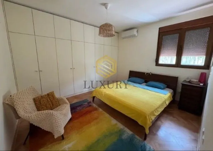 Rent, house, 256m², Masline, Podgorica