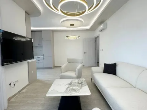 Sale, two bedroom apartment, 74m², Bečići, Budva - image 1
