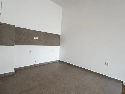 Prodaja, jednosoban stan, 46m², Petrovac, Budva - image 4