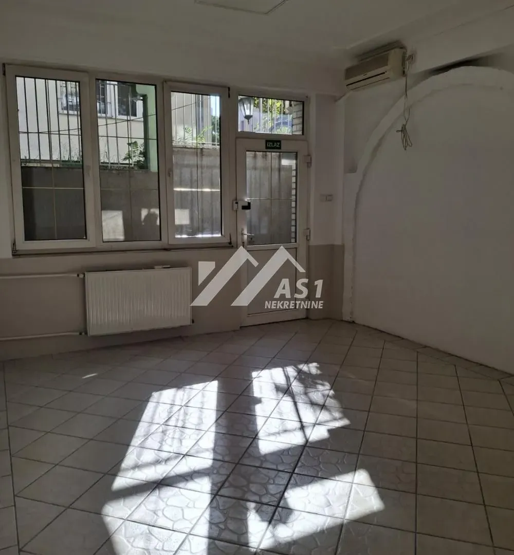 Rent, office space, 160m², Grbavica, Novi Sad Sve Podlokacije